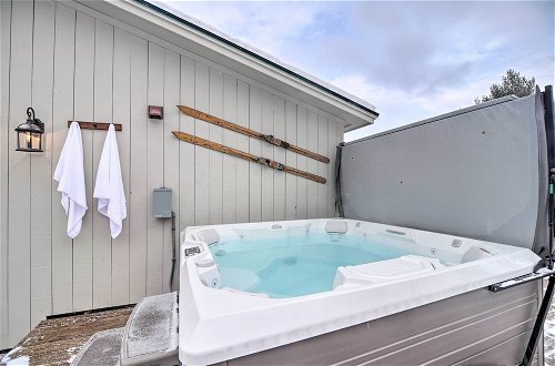Photo 26 - Cozy Apt w/ Hot Tub & Deck, 10 Mi to Stowe Resort