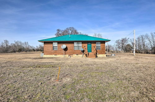 Photo 14 - Pet-friendly Cabin Rental Retreat