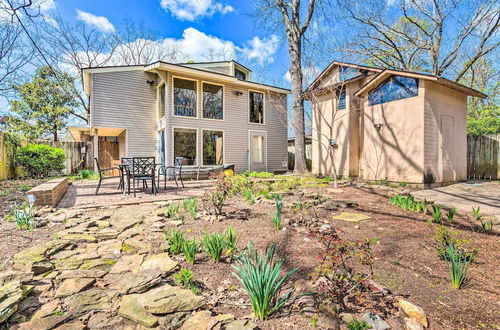 Foto 1 - Spacious Little Rock Home w/ Yard & Game Room