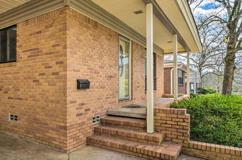 Foto 5 - Spacious Little Rock Home w/ Yard & Game Room