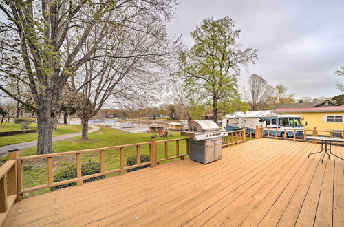 Foto 8 - Waterfront Grove Oasis w/ Kayaks & Boat Dock