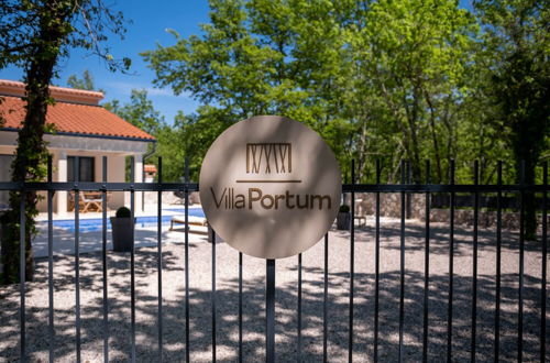 Foto 43 - Villa PORTUM - Where Serenity & Comfort meet, Luxurious Woodland Retreat with Private Heated Pool & Amenities