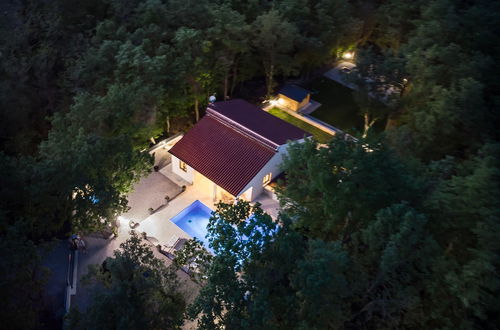 Foto 58 - Villa PORTUM - Where Serenity & Comfort meet, Luxurious Woodland Retreat with Private Heated Pool & Amenities