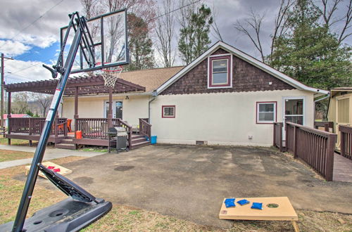 Photo 23 - Home & Cottage Near Wintergreen Resort