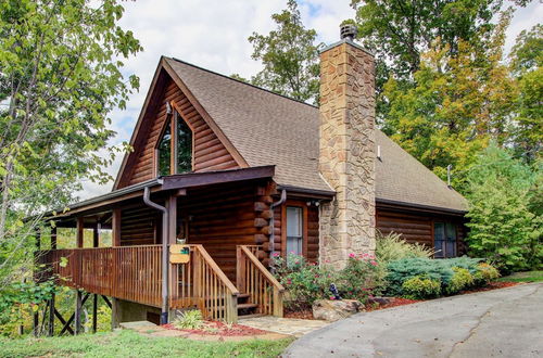 Foto 1 - Rustic Sevierville Cabin w/ Covered Porch