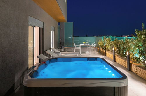 Foto 15 - Rhodes Skyline Suite With out Door Jacuzzi Sea View A1