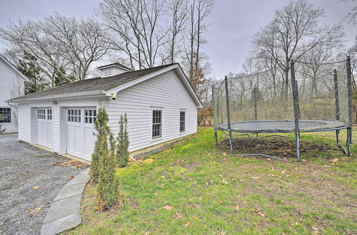 Foto 14 - Shelter Island Retreat w/ Outdoor Pool