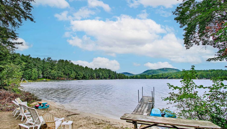 Foto 1 - Hartford Cottage W/dock + Private BCH on Bear Pond