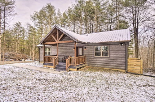 Photo 27 - Quiet Pines Cabin w/ Hot Tub & Fishing Pond