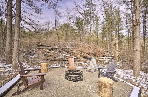 Photo 2 - Quiet Pines Cabin w/ Hot Tub & Fishing Pond