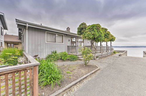 Foto 18 - Beachfront Whidbey Island Home + Apartment