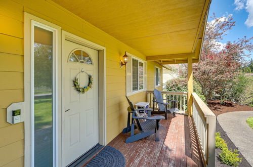 Photo 4 - Well-appointed Mckenna Home: Fire Pit & Deck