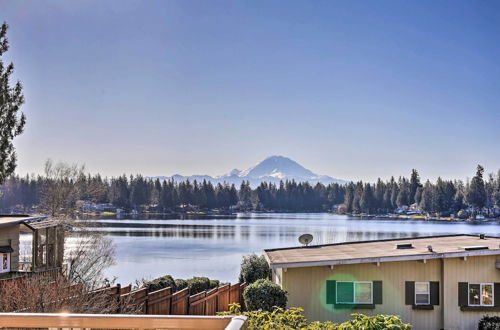 Photo 3 - Stunning Kent Lake House w/ Private Dock