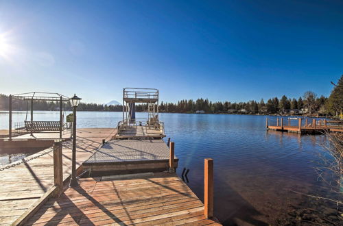 Photo 36 - Stunning Kent Lake House w/ Private Dock