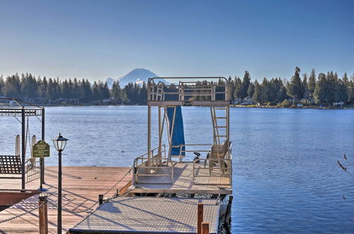 Photo 9 - Stunning Kent Lake House w/ Private Dock