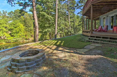 Foto 28 - Lakefront Home w/ Dock, Kayaks + Paddle Boards