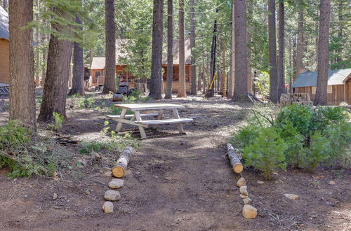 Photo 28 - Cozy Cabin ~ 3 Mi to Big Trees State Park