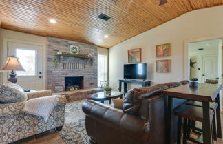 Photo 1 - Ranch Getaway With Pool and Horse Stall Access