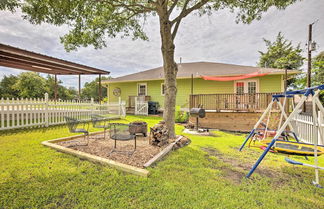 Foto 1 - 'the Gathering Place' Brenham Home on 6 Acres