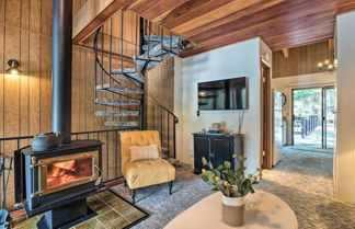 Photo 1 - Pinecrest Retreat With Fireplace