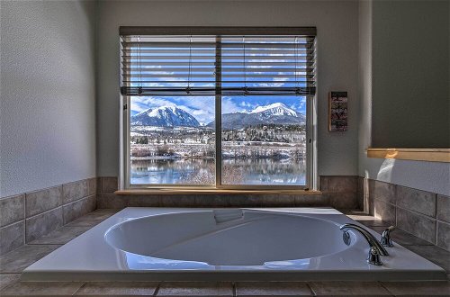 Foto 22 - Silverthorne Waterfront Home: Hot Tub & Mtn View