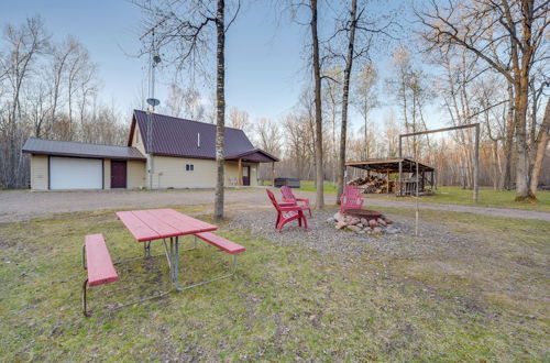 Foto 7 - Cozy Birchwood Retreat on UTV Trail w/ Hot Tub