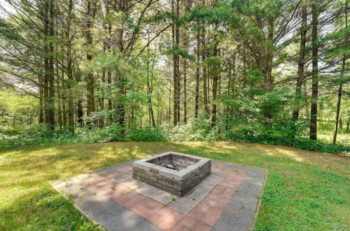 Foto 20 - Secluded Log Cabin in NW Michigan: Fire Pit & Deck