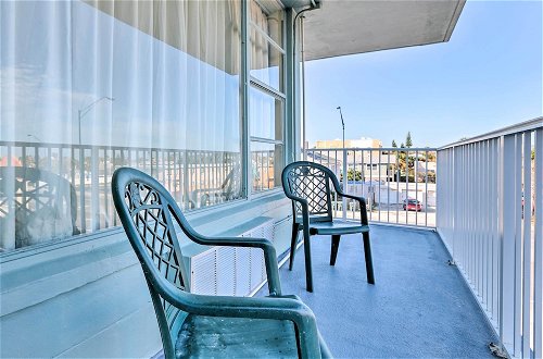 Foto 10 - Oceanfront Daytona Beach Club Studio w/ Balcony