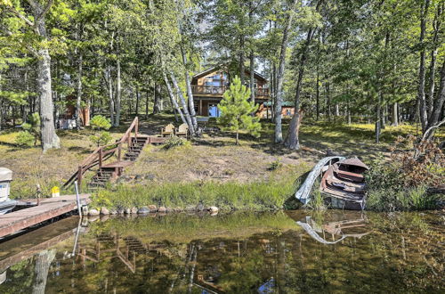 Foto 17 - Four-season Lake Cabin w/ Canoe & Paddle Boat