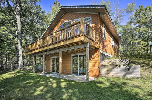 Photo 22 - Four-season Lake Cabin w/ Canoe & Paddle Boat