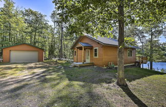 Photo 2 - Four-season Lake Cabin w/ Canoe & Paddle Boat