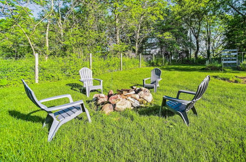 Foto 24 - Peaceful Family Home w/ Fire Pit & Large Yard