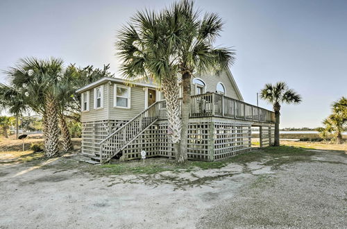 Foto 16 - Cozy Waterfront 'island House' on Live Oak Island