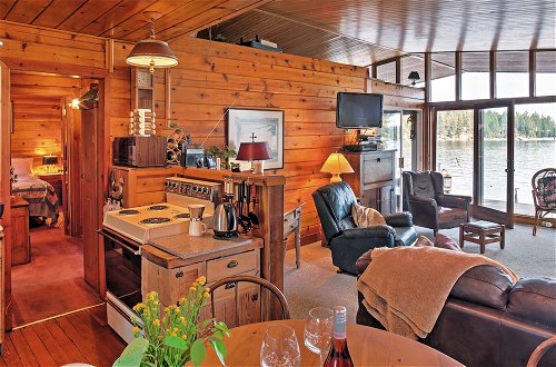Photo 10 - Newport Cabin w/ Lakefront Private Porch & Grill