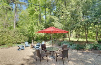 Photo 3 - 'Le Canard' Cottage w/ Porch: 10 Mi to Asheville