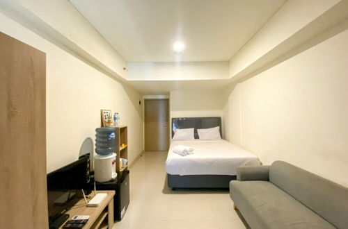 Foto 7 - Simply Look And Enjoy Living Studio At Meikarta Apartment