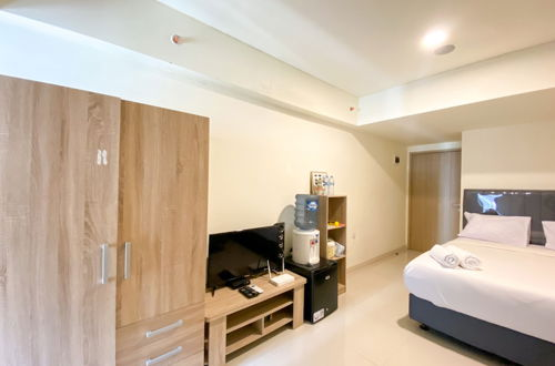 Foto 6 - Simply Look And Enjoy Living Studio At Meikarta Apartment