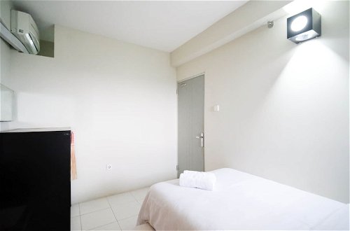 Foto 2 - Homey And Comfy 2Br At Dian Regency Apartment