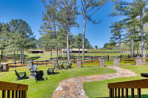 Foto 11 - Spacious Alabama Retreat - Deck, Grill & Fire Pit