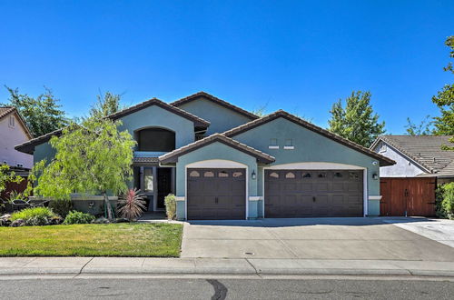 Foto 39 - Spacious Folsom Getaway w/ Pool & Hot Tub