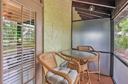 Foto 7 - Vibrant Naples Studio w/ Pool Access & Porch