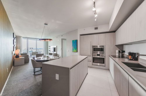 Foto 7 - Perfect Beachfront Condo: Comfort & Luxury