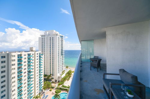 Photo 14 - Perfect Beachfront Condo: Comfort & Luxury