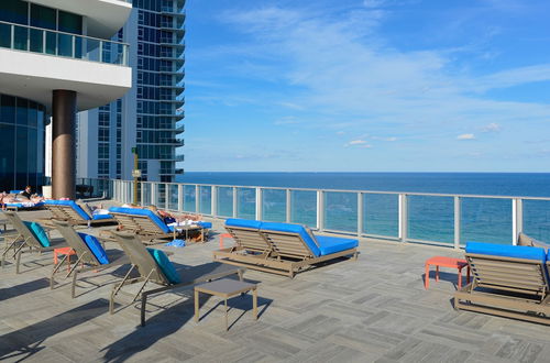 Photo 31 - Perfect Beachfront Condo: Comfort & Luxury