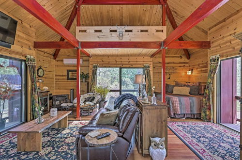 Photo 8 - Strawberry/pine Studio Cabin With Outdoor Oasis