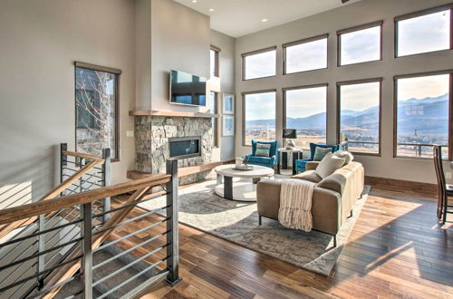 Photo 9 - Modern Mountain-view Townhome <7 Mi to Ski Resorts