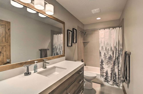 Photo 20 - Modern Mountain-view Townhome <7 Mi to Ski Resorts