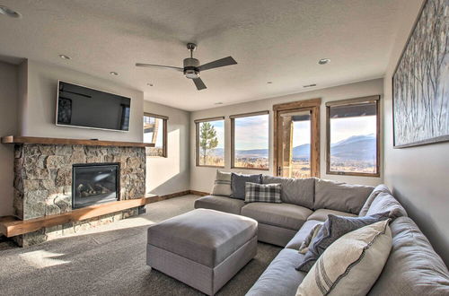 Photo 4 - Modern Mountain-view Townhome <7 Mi to Ski Resorts