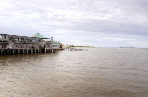 Foto 16 - Waterfront Cedar Key Duplex Home w/ Private Dock