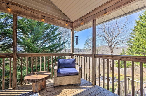 Photo 7 - Bright Asheville Retreat With Hot Tub & Decks